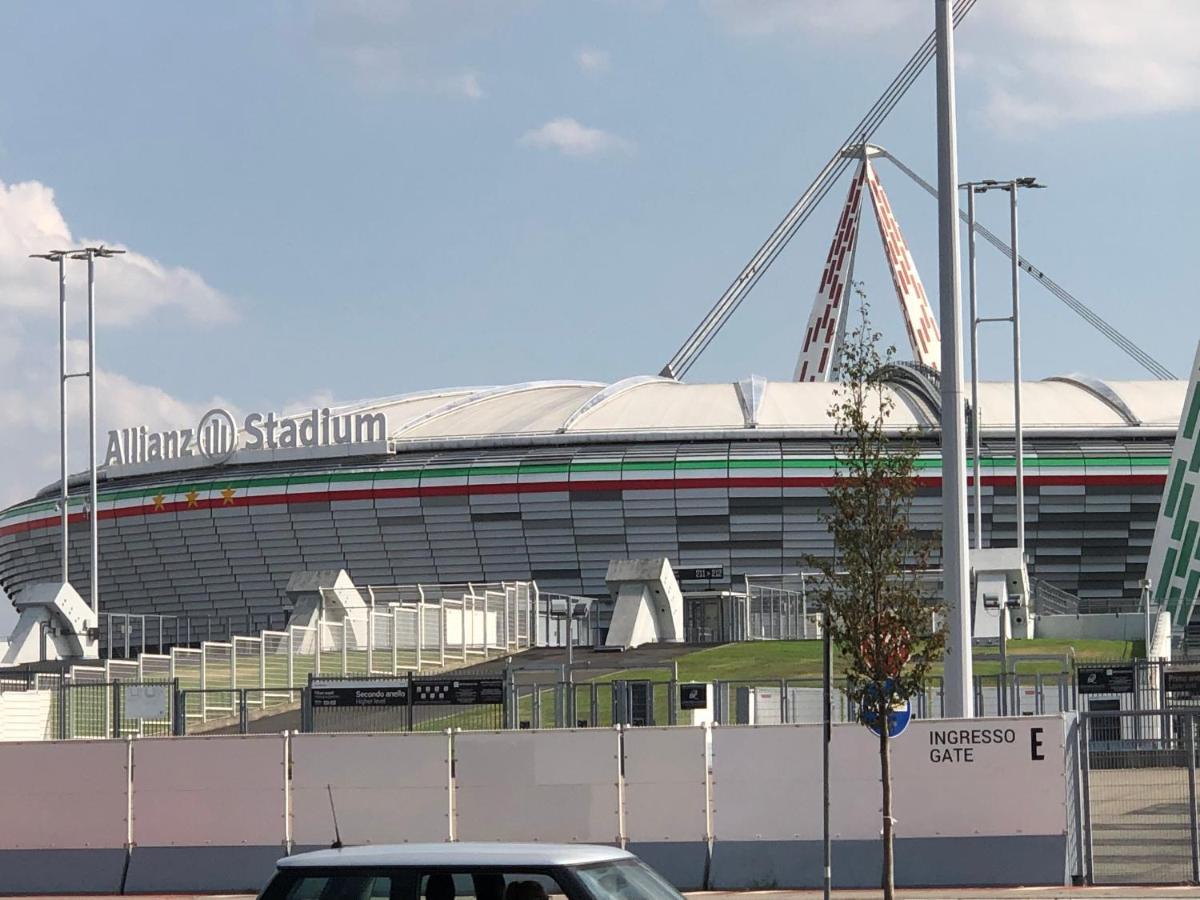 Tra Stadio E Storia - Fronte Allianz Stadium Juventus Венария-Реале Экстерьер фото
